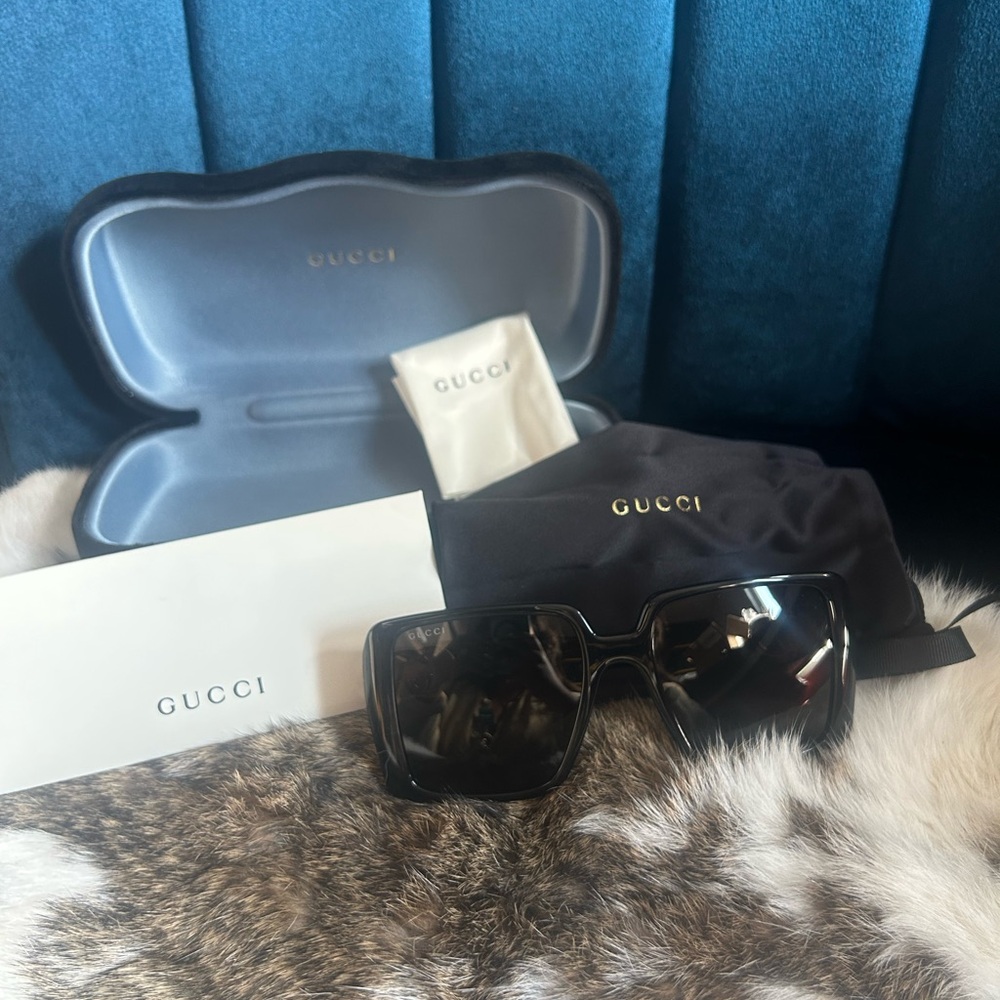 Gucci Black Oversized Sunglasses
